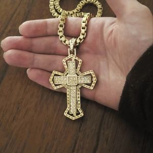 30" Gold chain and cross